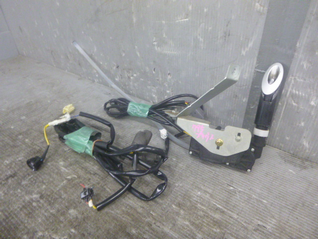 # トヨタ純正OP H24年 30 プリウス ZVW30 フロントバンパー用 電動ポール スイッチ付 ブルーライト コーナーポール テストOK [30026516]