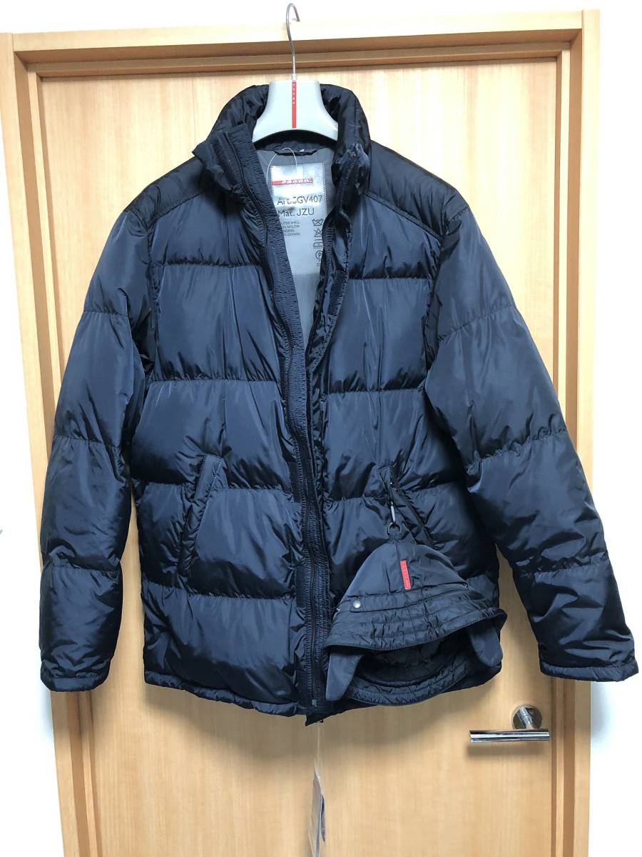 ダウンジャケット 中古・古着通販PRADA ブラック クロップド Re-Nylon ネイビー プラダダウンジャケット(未使用品)