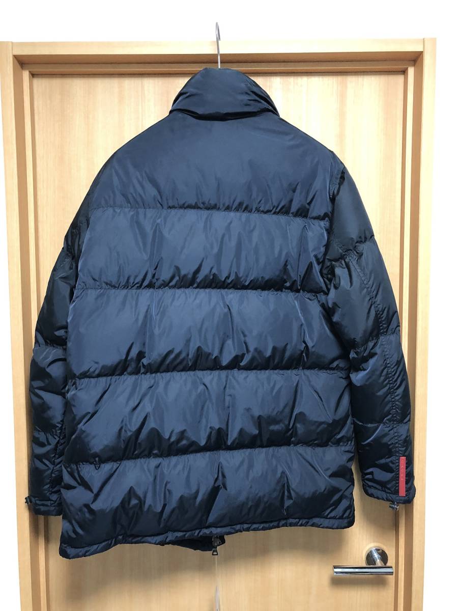 ダウンジャケット 中古・古着通販PRADA ブラック クロップド Re-Nylon ネイビー プラダダウンジャケット(未使用品)