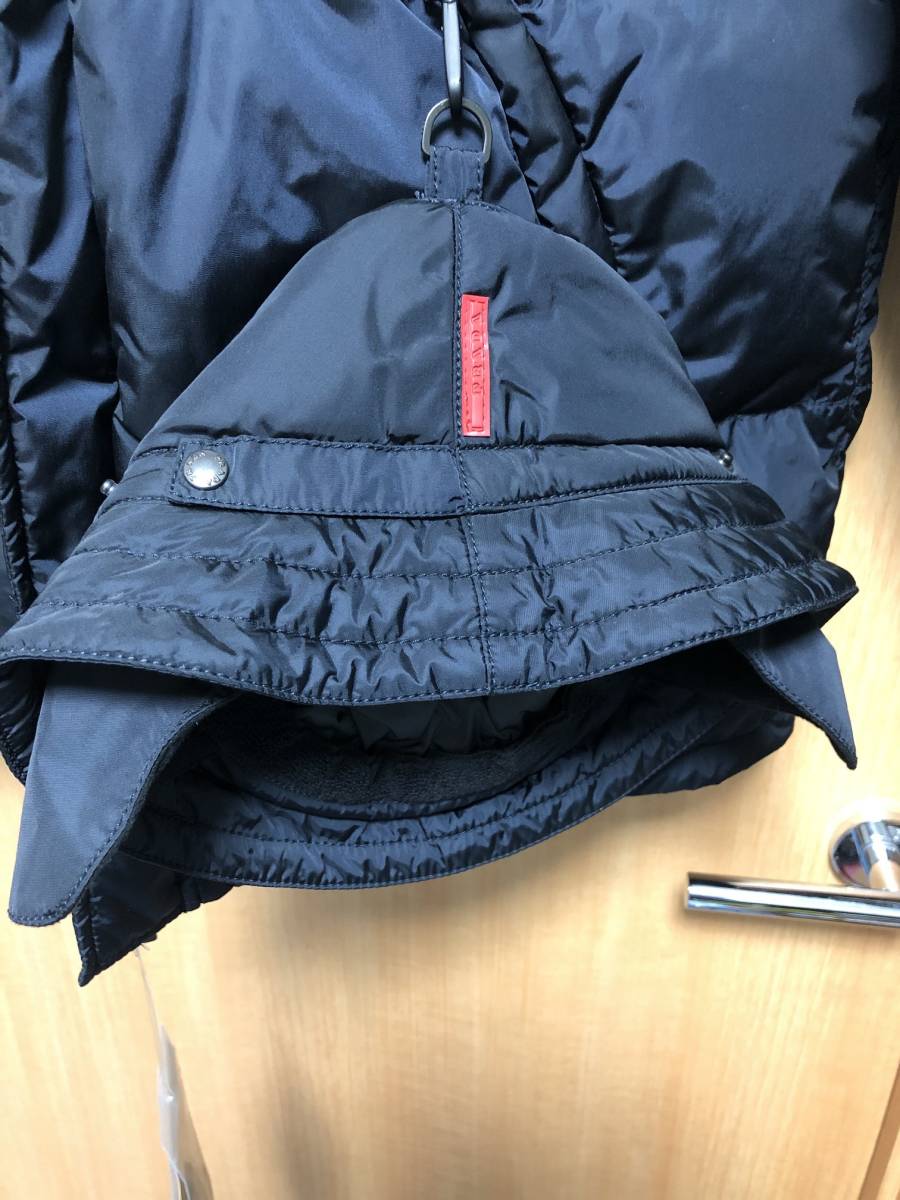 ダウンジャケット 中古・古着通販PRADA ブラック クロップド Re-Nylon ネイビー プラダダウンジャケット(未使用品)