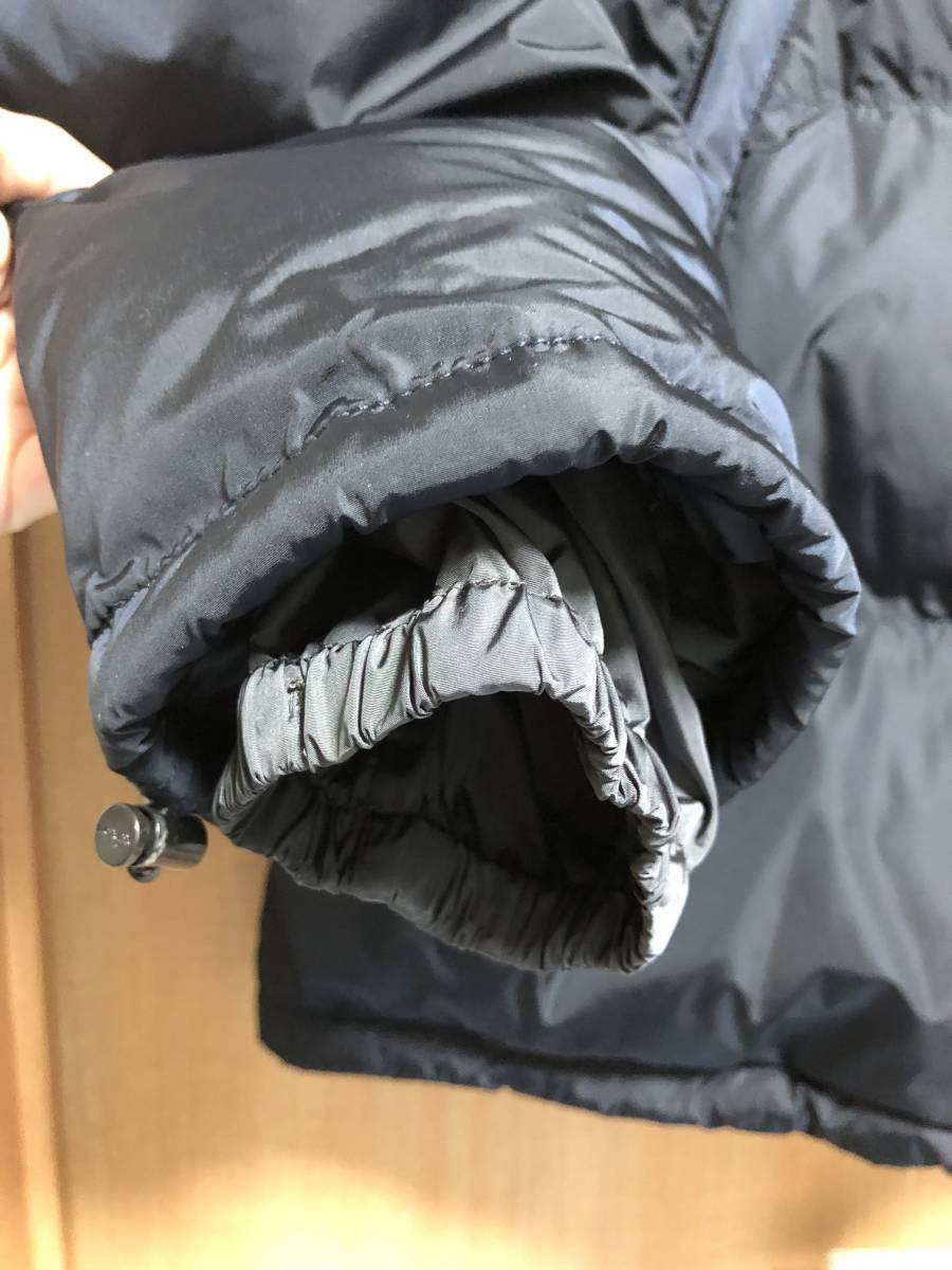ダウンジャケット 中古・古着通販PRADA ブラック クロップド Re-Nylon ネイビー プラダダウンジャケット(未使用品)