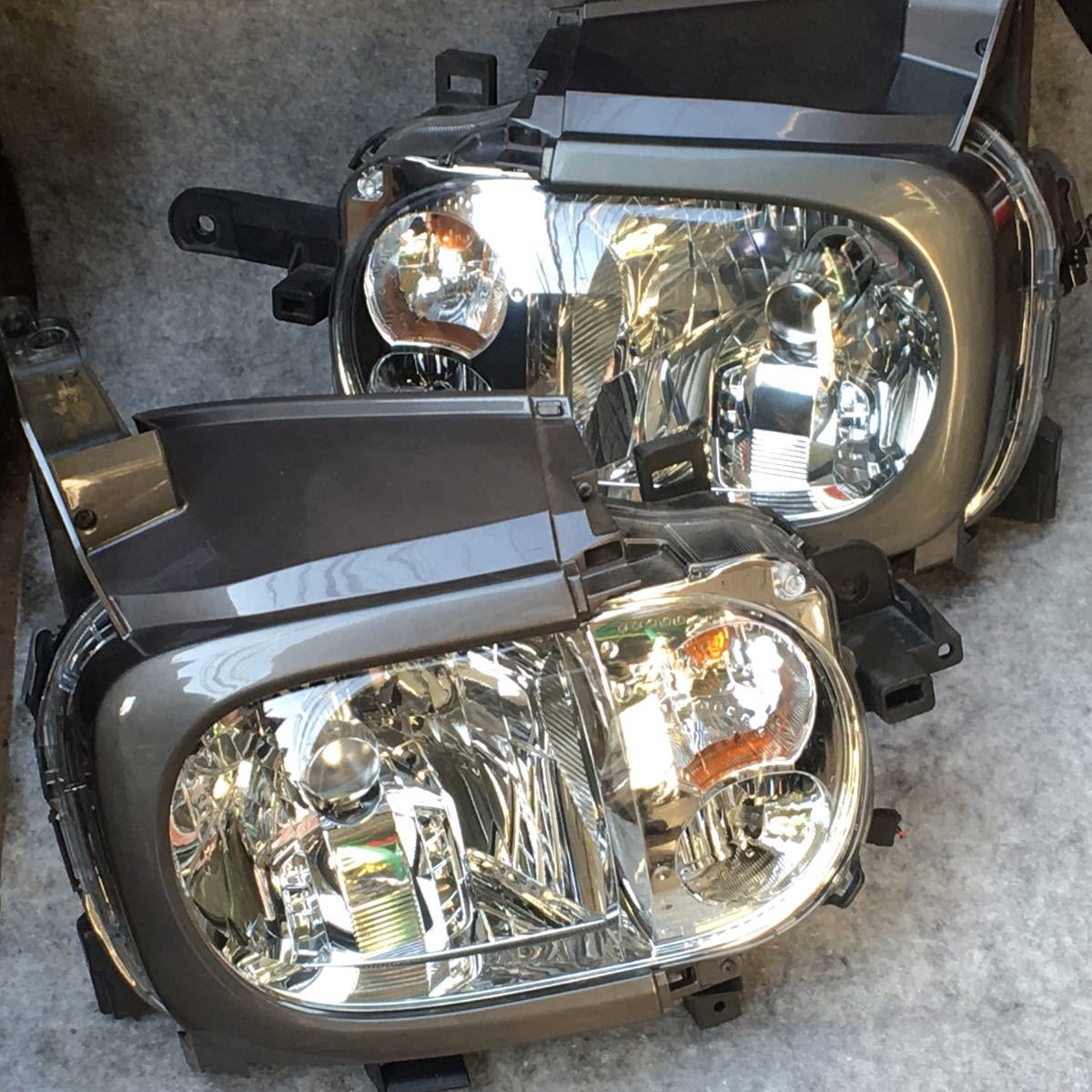 良品 キューブ Z11 YZ11 後期 ヘッドライト HID 左右 ICHIKOH 1802