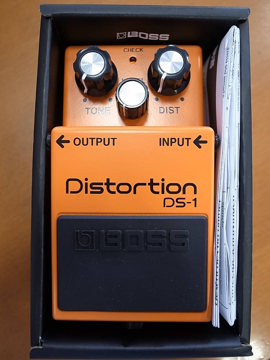 楽器・機材 BOSS エフェクター Distortion DS-1 40周年記念 箱・取説付