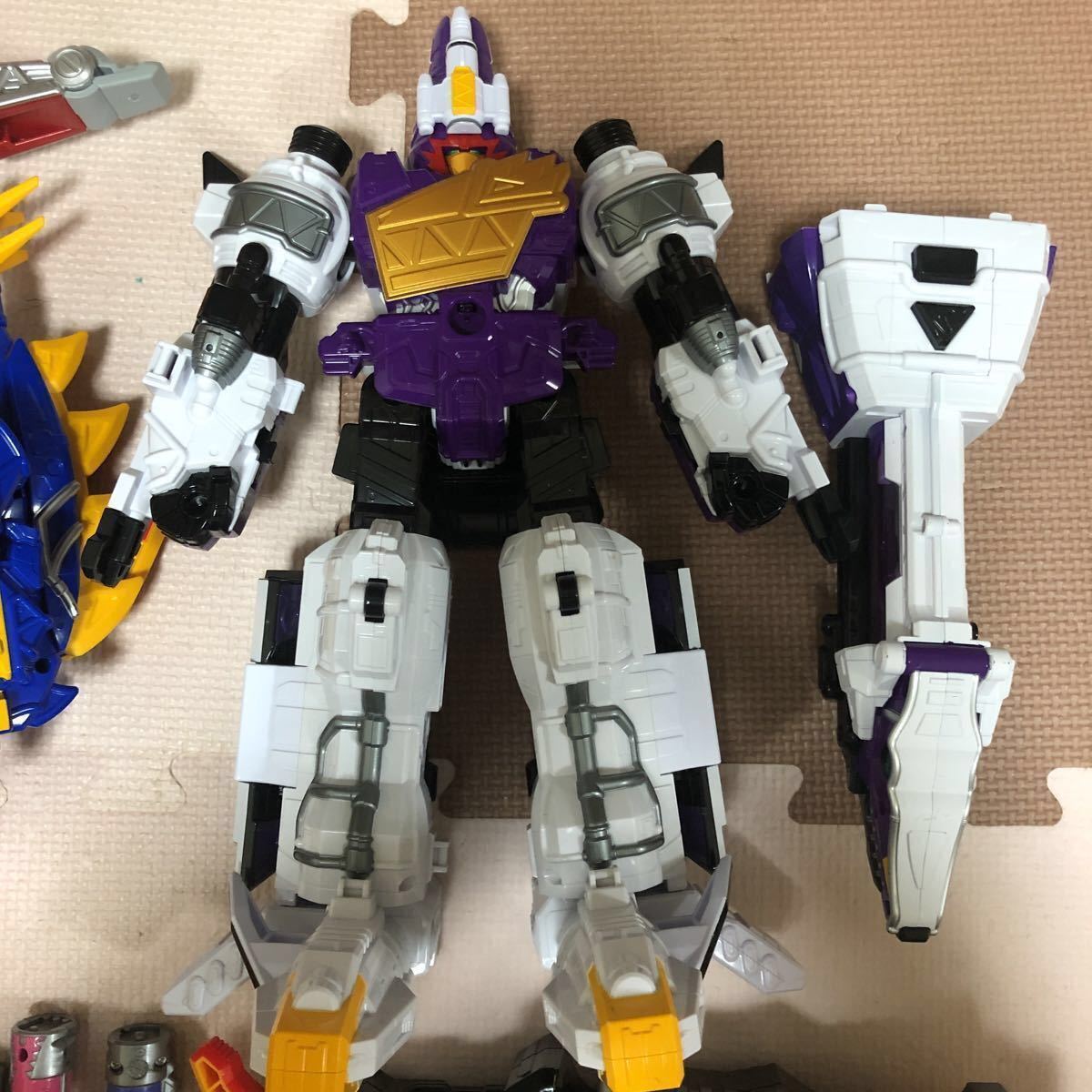 獣電戦隊キョウリュウジャー 爆裂キョウリュウジン、ロボット、変身