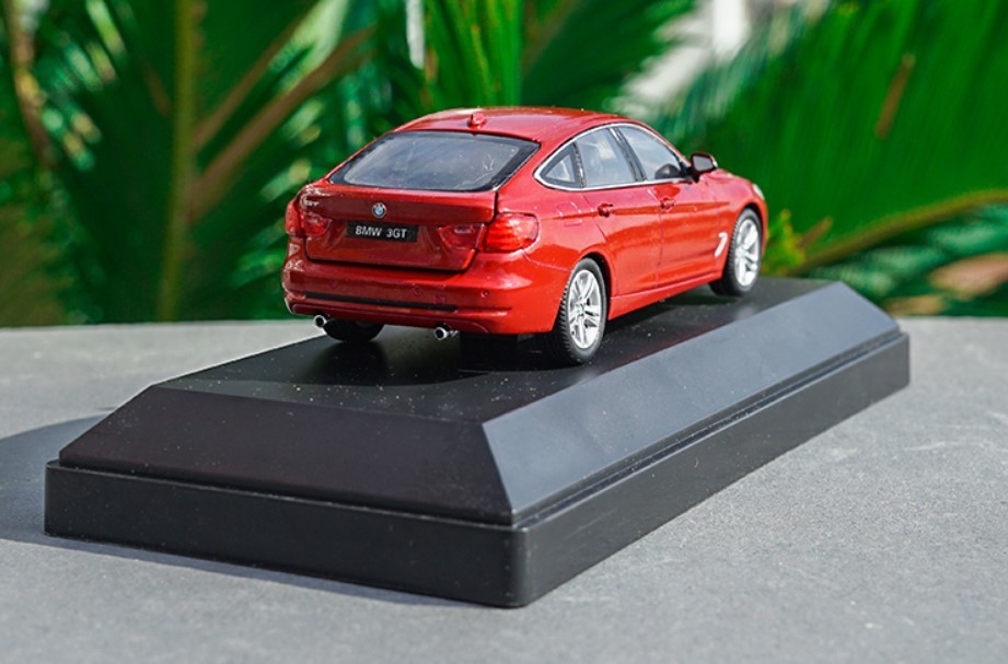 中古品 1/43 ミニチャンプス  M3 セダン 2020 レッド 中古品 1⁄43 ミニチャンプス M3 セダン 2020 レッド 1⁄43 BMW M3