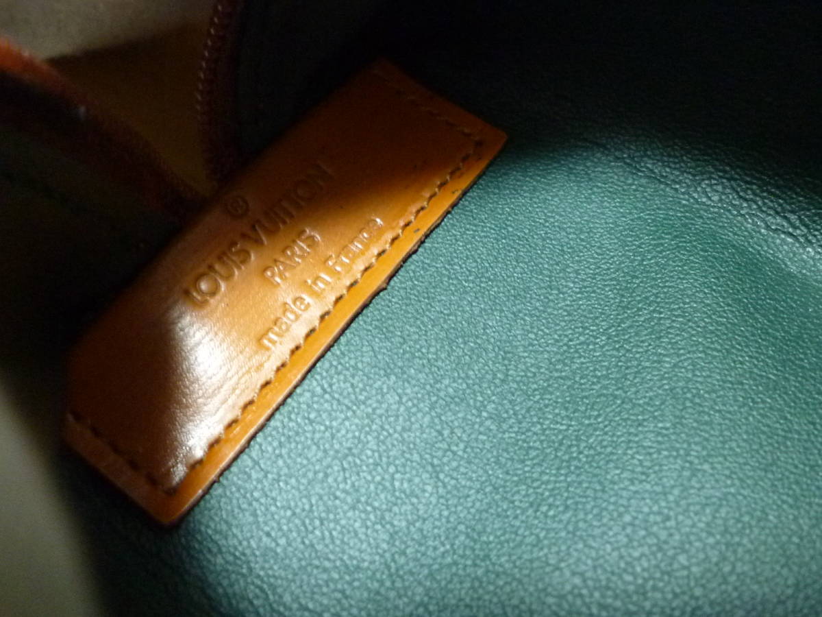 ペン ケース エピ ルイヴィトン LOUIS VUITTON ルイ ヴィトン エピ
