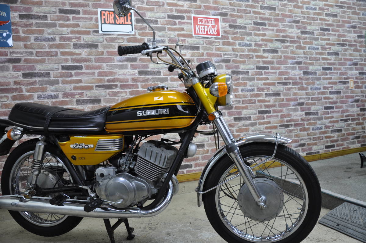 極上超希少!絶版旧車2スト】 スズキ GT250 T250 初期型71年式 国内物 
