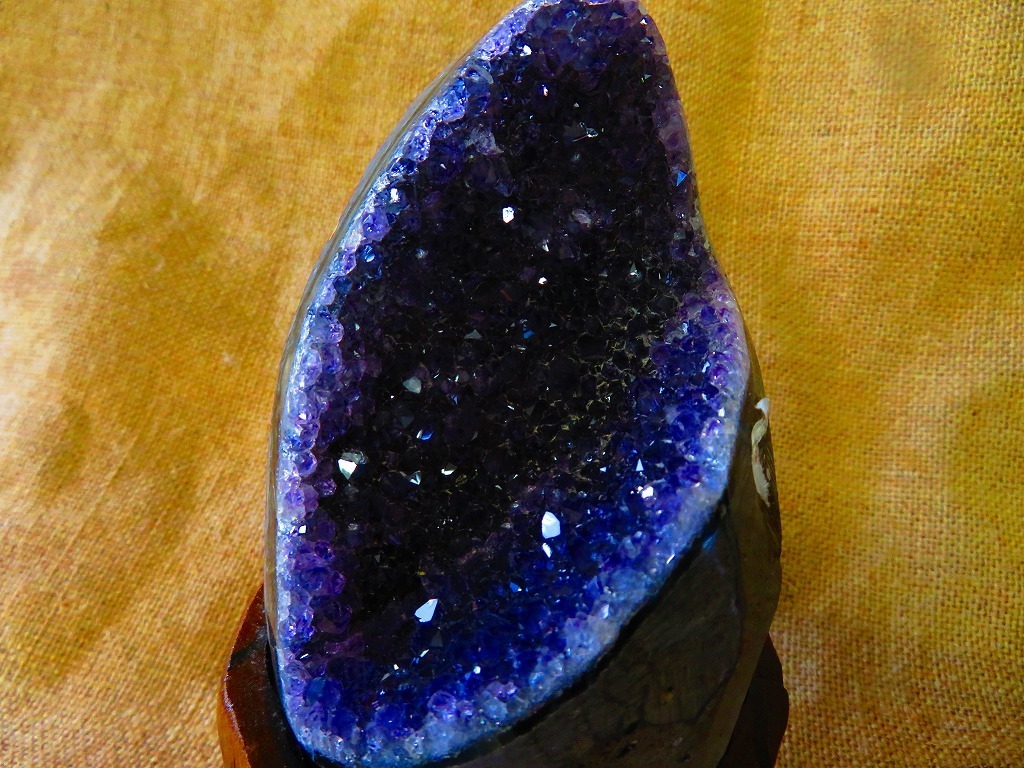 超濃い☆限定品☆ウルグアイ産☆ 天然宝石☆アメジストドーム紫水晶 重
