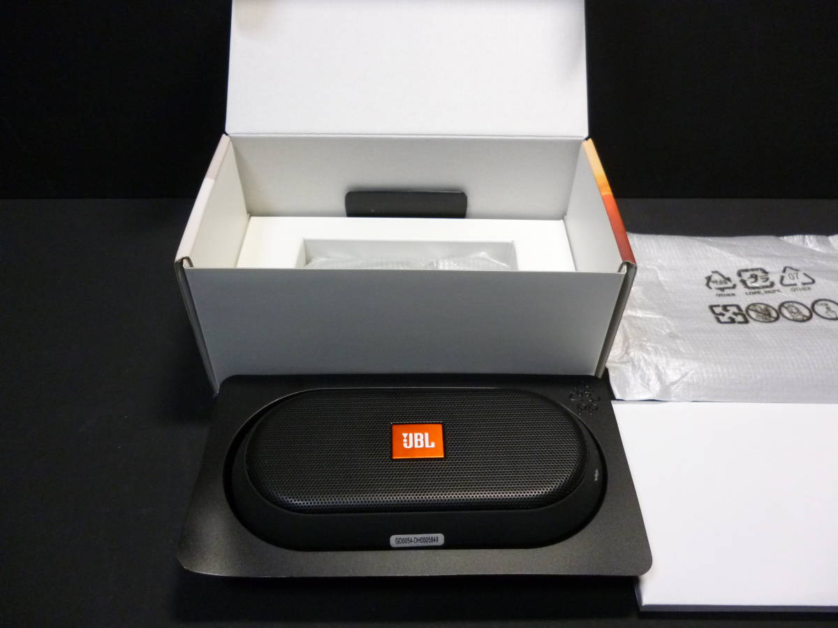 展示品　ＪＢＬ　ＴＲＩＰ　クルマ用Bluetoothスピーカー　高音質・高性能！　送料５１０円　