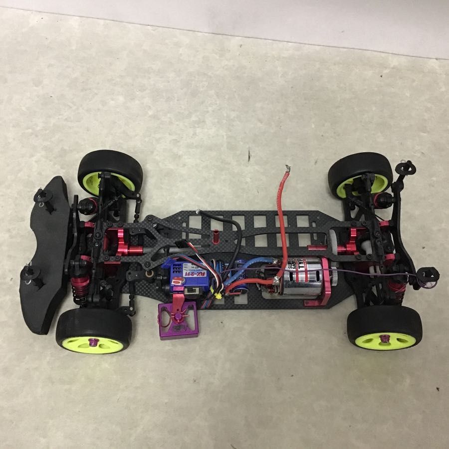 アレックス他 バラクーダR2 レッド シャーシ、M-8 プロポ等 / RCカー