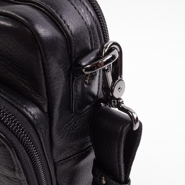 新品★定価5.1万 DAKS ダックス 牛革オールレザー ショルダーバッグ 縦型 ブラック 黒 日本製 正規店本物 ◆3506◆
