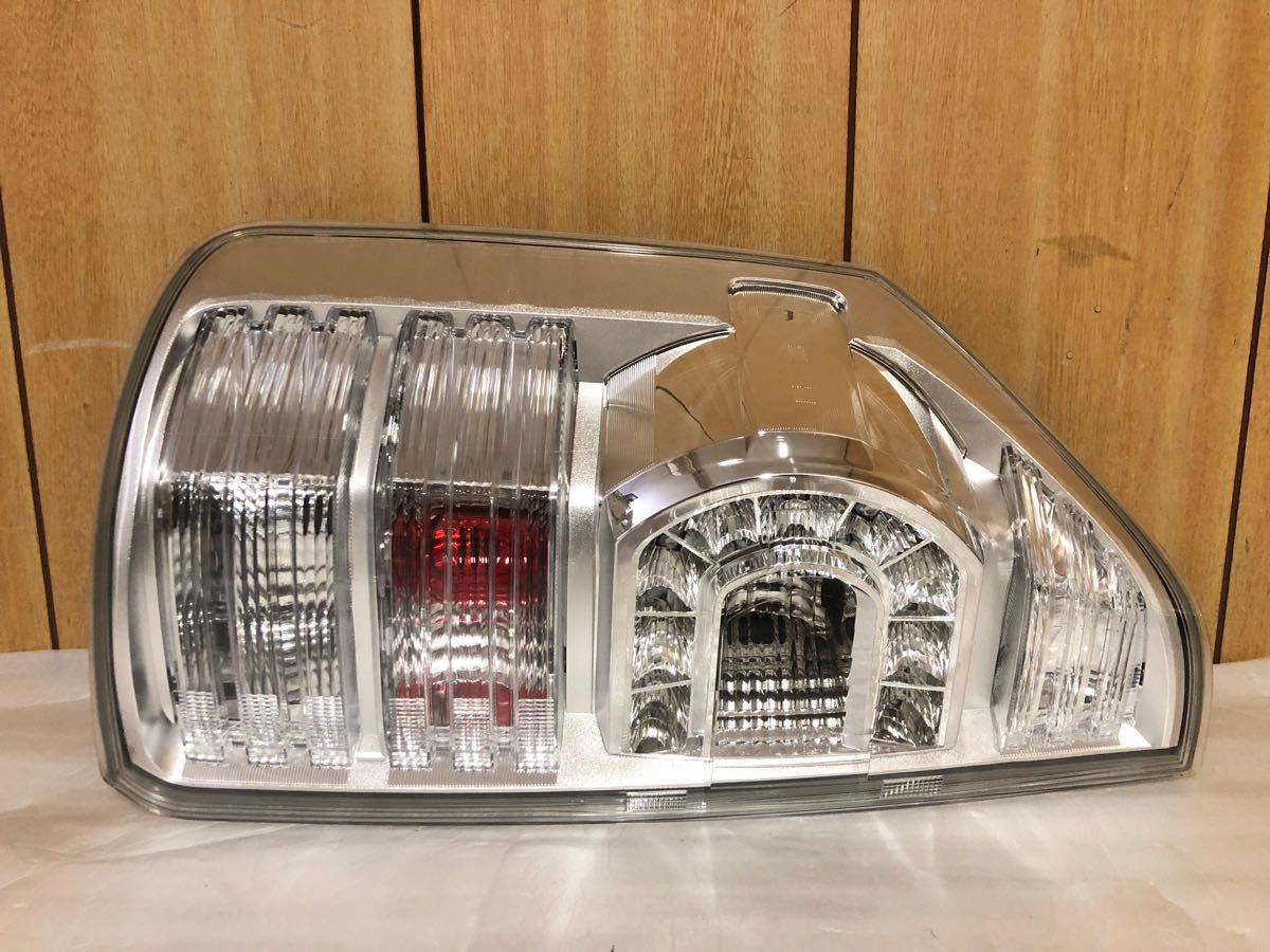 ヴォクシー 後期 ZRR70 右 28-220 純正 LED 左 テールランプ 70系 
