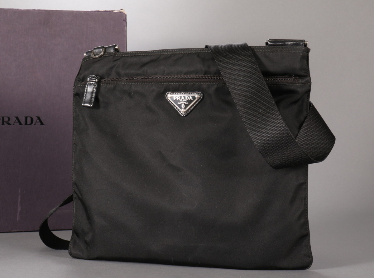1円 定価77，760円 プラダ テスートナイロン 斜め掛け ショルダー