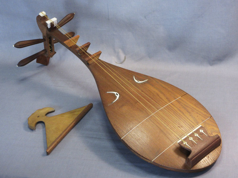 0110 琵琶 撥付 四弦四柱 和楽器 弦楽器 楽琵琶 木製 全長約94㎝