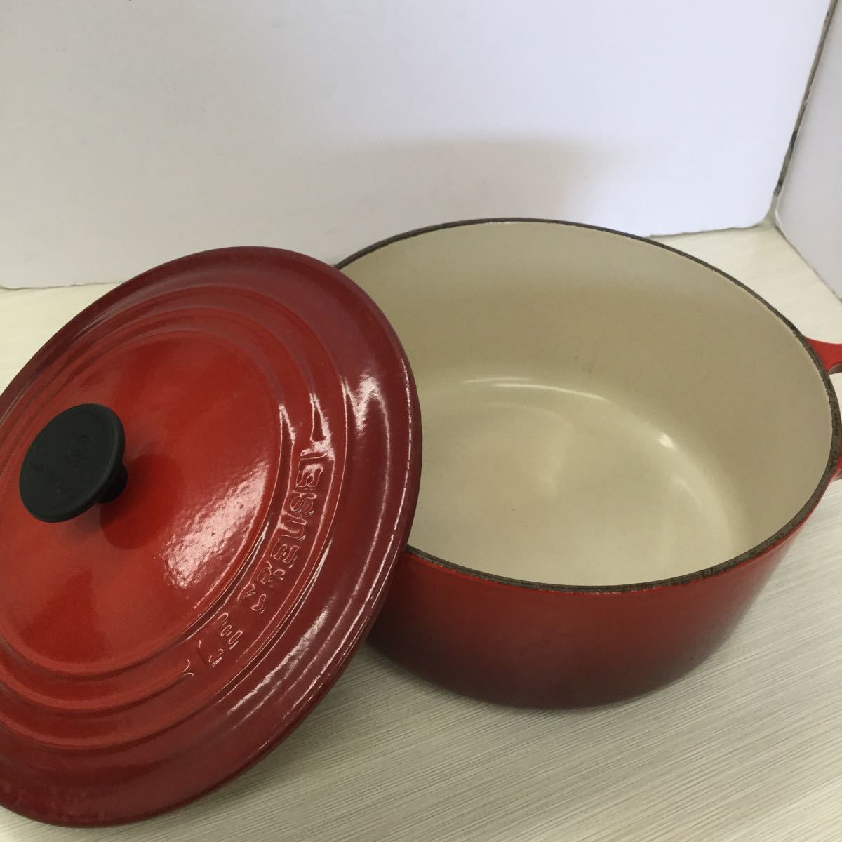 貴重10cm鋳物製 LE CREUSET ホーロー両手鍋 レッド ルクレーゼ 【公式