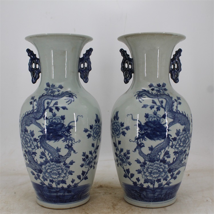 中国磁器 極上珍品 清 青花 ぼたんの龍紋 両耳瓶 一 花瓶 置き物 観賞