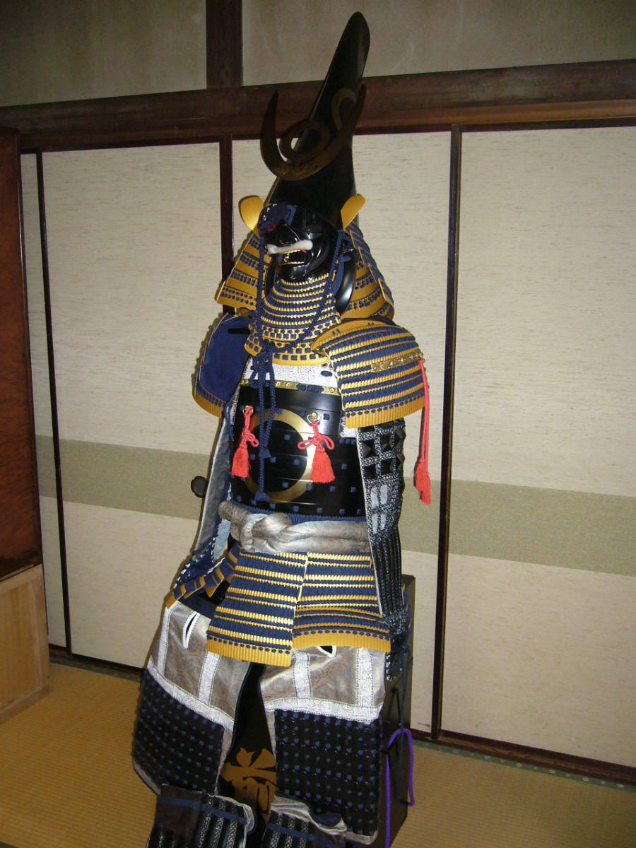 中古 鎧の光山堂製 加藤清正公所用写 長烏帽子紺糸威当世小札具足 平成