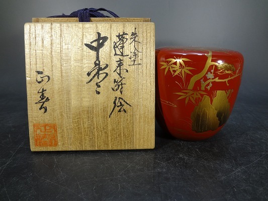 【大人気，豊富な】 正斎作 朱塗 蓬莱蒔絵 中棗 松竹梅 亀鶴金蒔絵 茶道具 共箱 K6042403(棗)｜売買されたオークション情報、yahooの商品情報をアーカイブ公開 - オークファン 棗