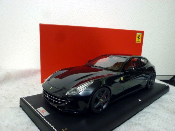 MRコレクション フェラーリ FF 1/18 ミニカー ブラック FERRARI