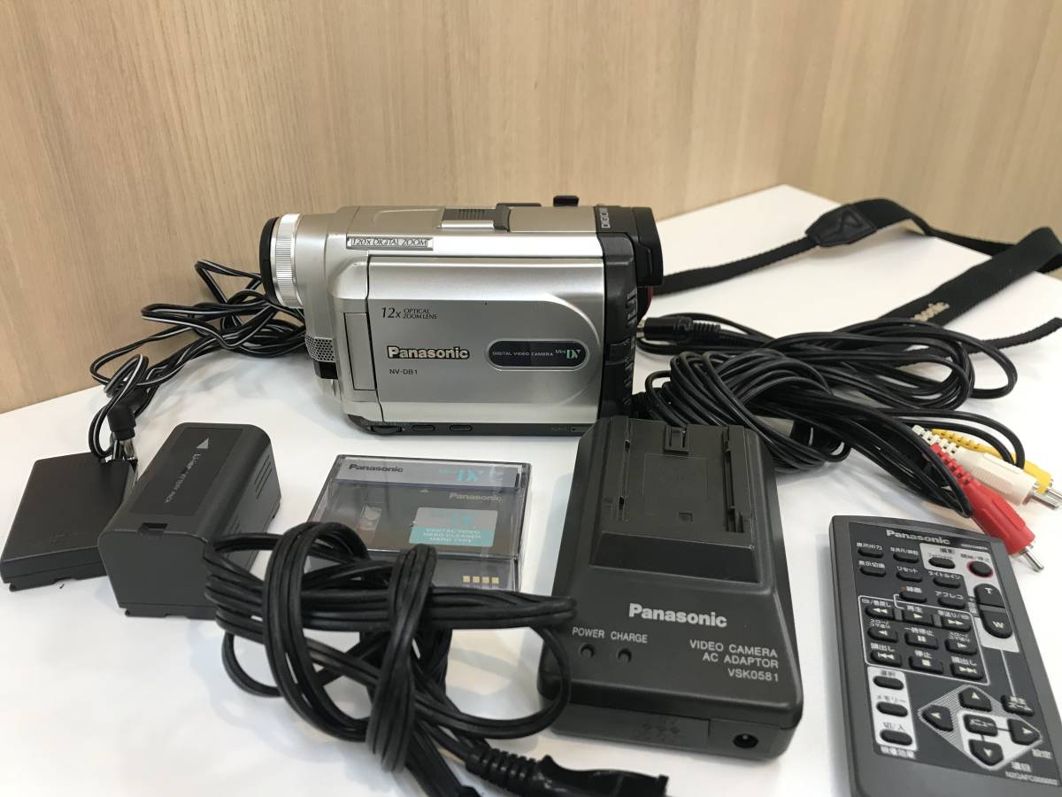 撮影再生ダビングOK　Panasonic　NV-DB1　付属品あり　液晶綺麗 NV-DB1 Panasonic パナソニック - 液晶デジタルビデオ デジタルビデオ