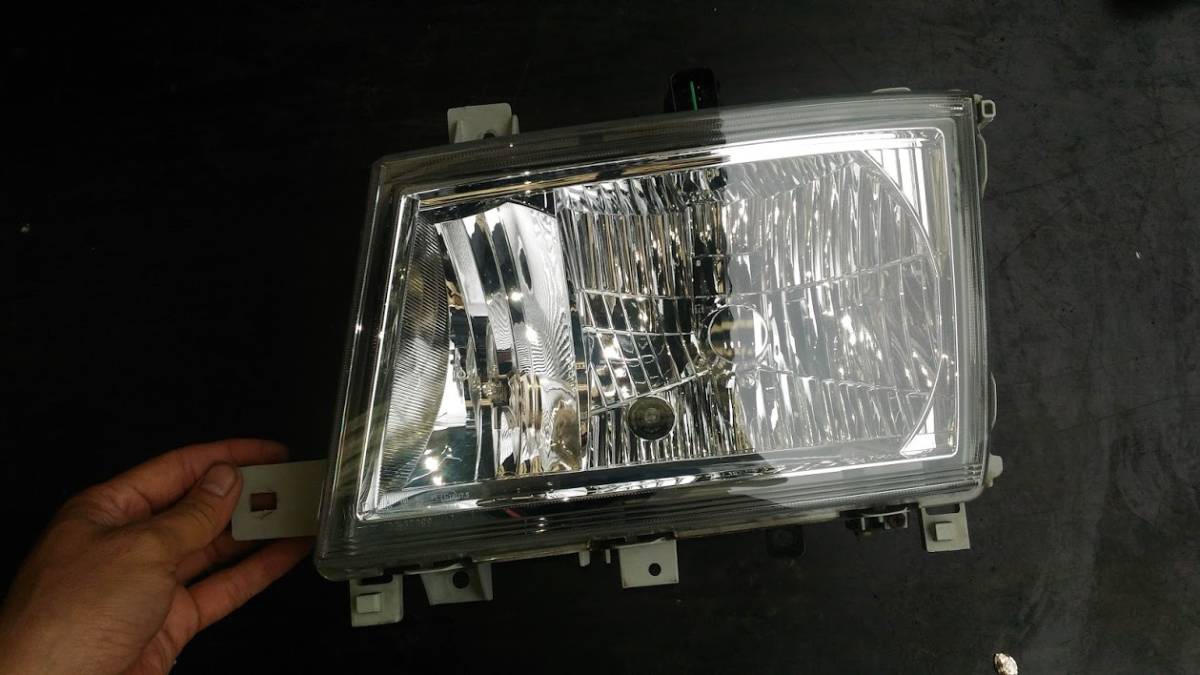 三菱キャンター HIDヘッドライトAssy（左） 中古品 FBA60 【公式通販】