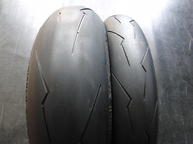 中古前後セット!ピレリ◎スーパーコルサ SP V2. 120/70ZR17. 180