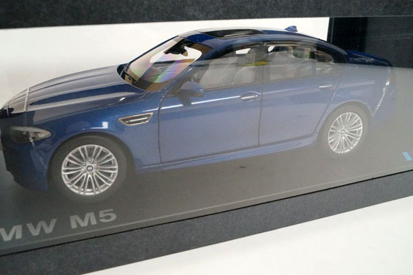 1/18 BMW M5 モンテカルロブルー 80432186352 ミニカー 自動車 【公式