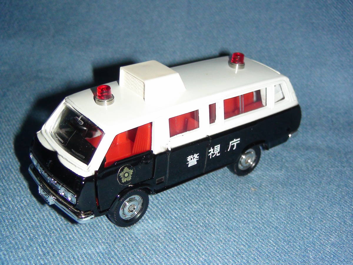 本物保証，SALE 古い日本製トミカダンディ1/52トヨタ旧型ハイエースバン警視庁パトカー/事故処理車 箱&アクセサリー付(商用車、公用車)｜売買されたオークション情報、yahooの商品情報をアーカイブ公開 商用車、公用車