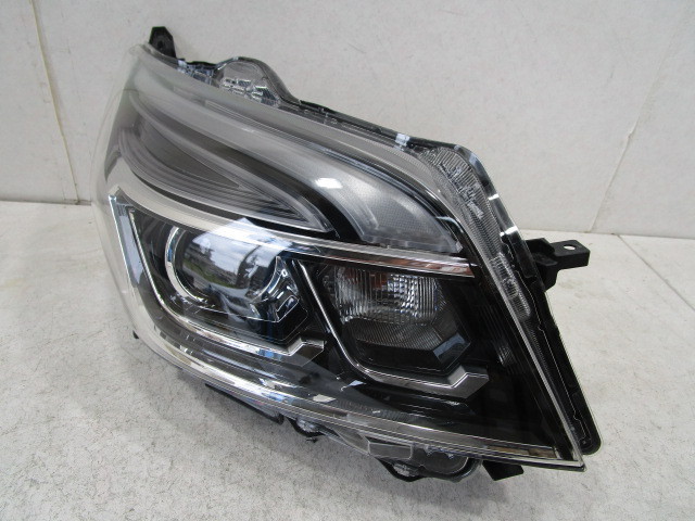 【個人宅発送不可】◇◇日産　デイズルークス　B21A　純正　右ヘッドライト　HID　KOITO　100-67053　バルブ・バルブカバー欠品◇◇ デイズルークス B21A 純正 B48A 100-2377Y ハイウェイ