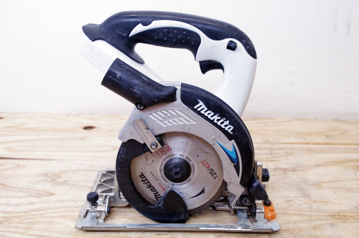 makita 125mm 充電式マルノコ SS540D 14.4V 丸ノコ 丸鋸 マキタ マキタ 