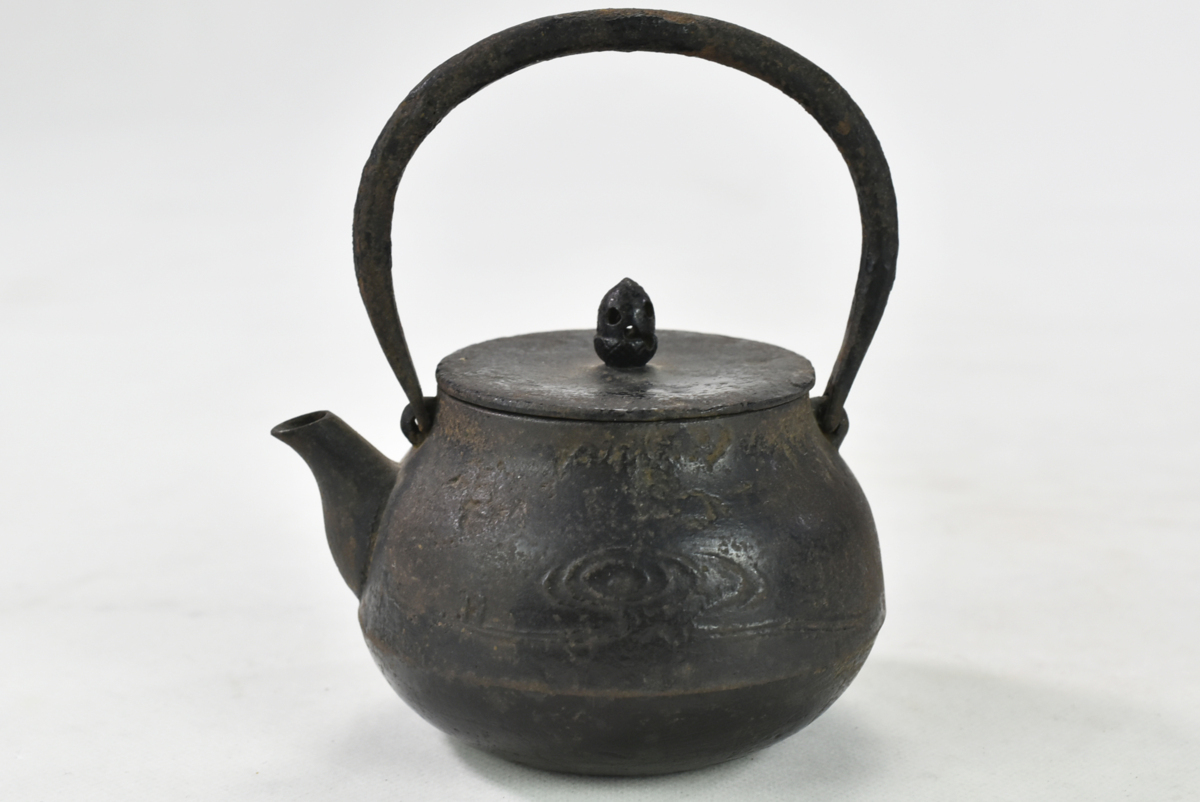 鉄瓶 茶道具 煎茶道具 時代物 鉄壺 - 三生蔵 中国古玩骨董 急須 在銘
