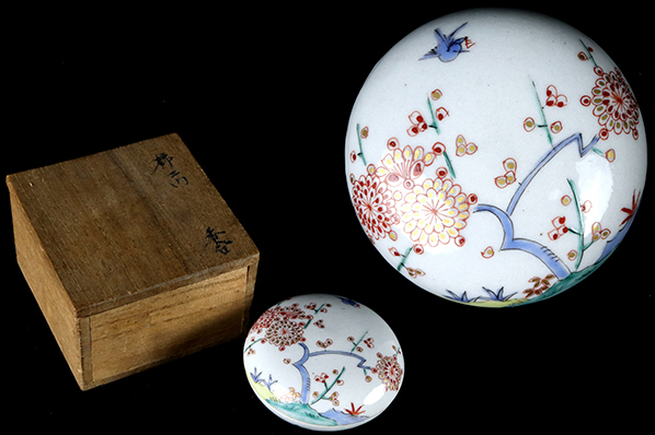  酒井田柿右衛門 梅花文 丸香合 茶道具 香道具 骨董品 古美術品 9510da(柿右衛門様式)｜売買されたオークション情報、yahooの商品情報をアーカイブ公開 - オークファン 伊万里、有田