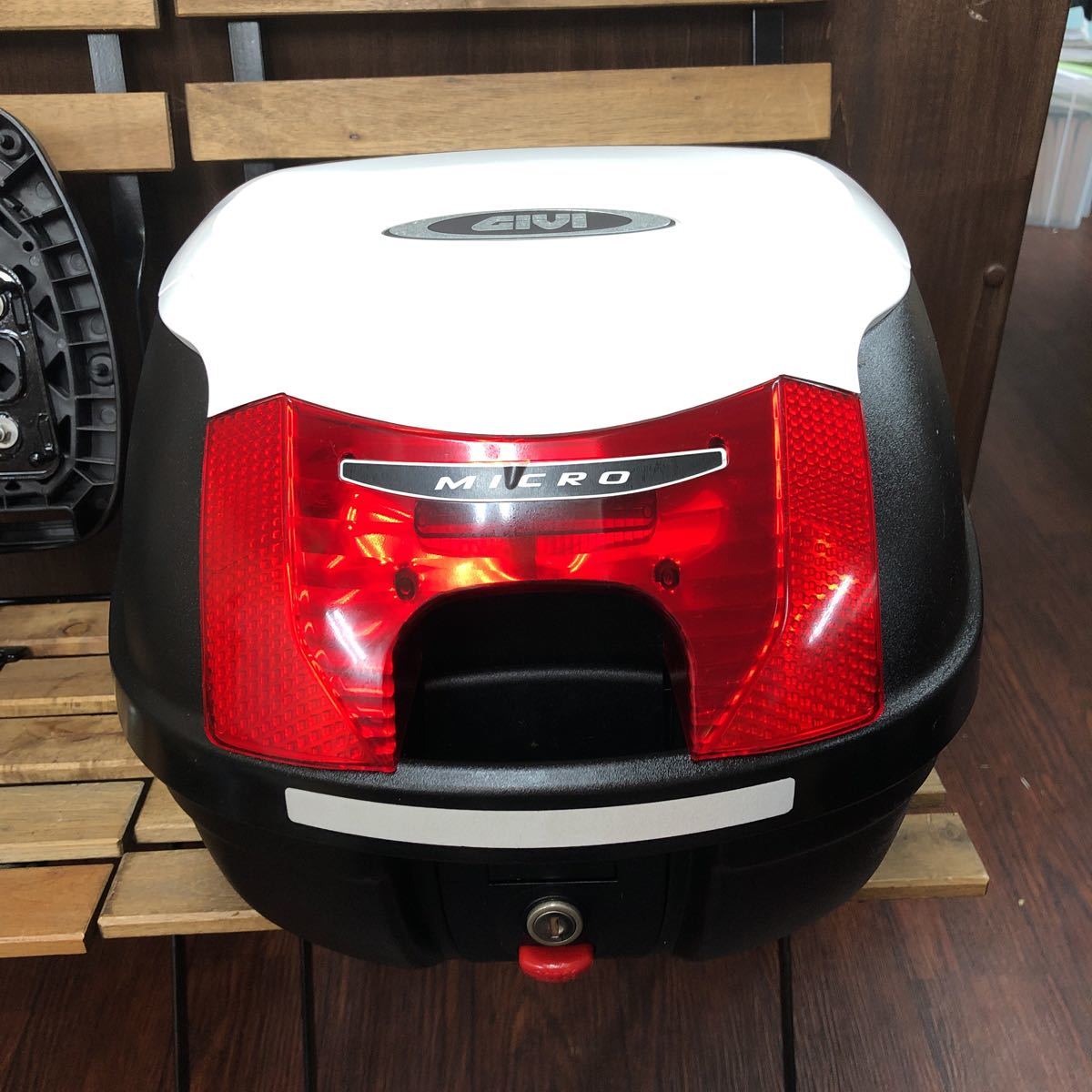 HONDA ダンク 用 GIVI BOX ボックス キャリア 取り付けベース 鍵一本 車体番号 AF74-100～ 現車から取り外し | ダンクにGIVIをを取り付けましょう！ ゼブログ!! - 価格.com 投稿詳細｜MOTOCLE