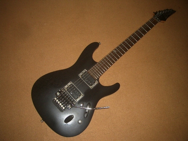  薄ボディー薄ネック超軽量 Ibanez Ｓ320(アイバニーズ)｜売買されたオークション情報、yahooの商品情報をアーカイブ公開 - オークファン 本体