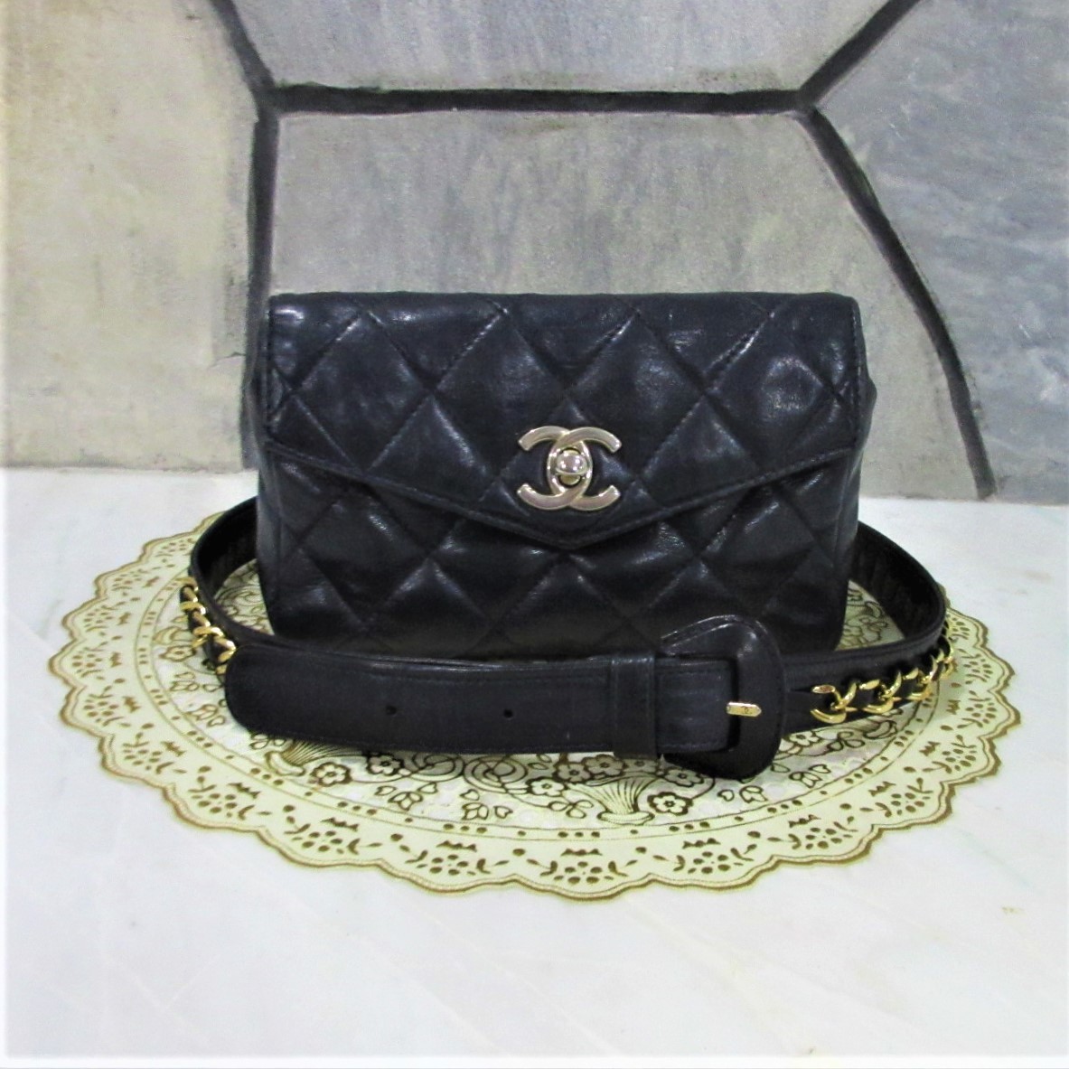 レア！シャネル【CHANEL】ラムスキンウエストポーチ(ココマーク金具