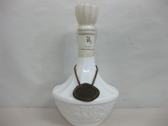 u*e様 NIKKA ニッカウイスキー 鶴　白陶器ボトル　750ml 古酒【未開栓】NIKKA WHISKY/ニッカ ウイスキー 鶴 陶器ボトル 白