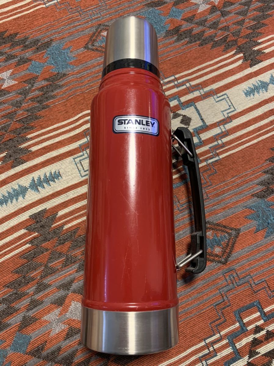 美品☆STANLEY スタンレー 真空ボトル 日本未発売 赤色です