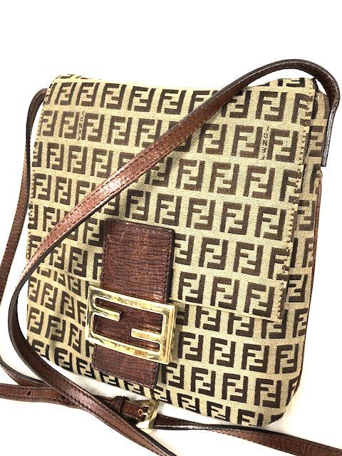 『FENDI』フェンディ ズッカ柄 ロゴプレート ショルダーバック 美品 FENDI ズッカ柄 ショルダーバッグ FENDI フェンディ ズッカ柄
