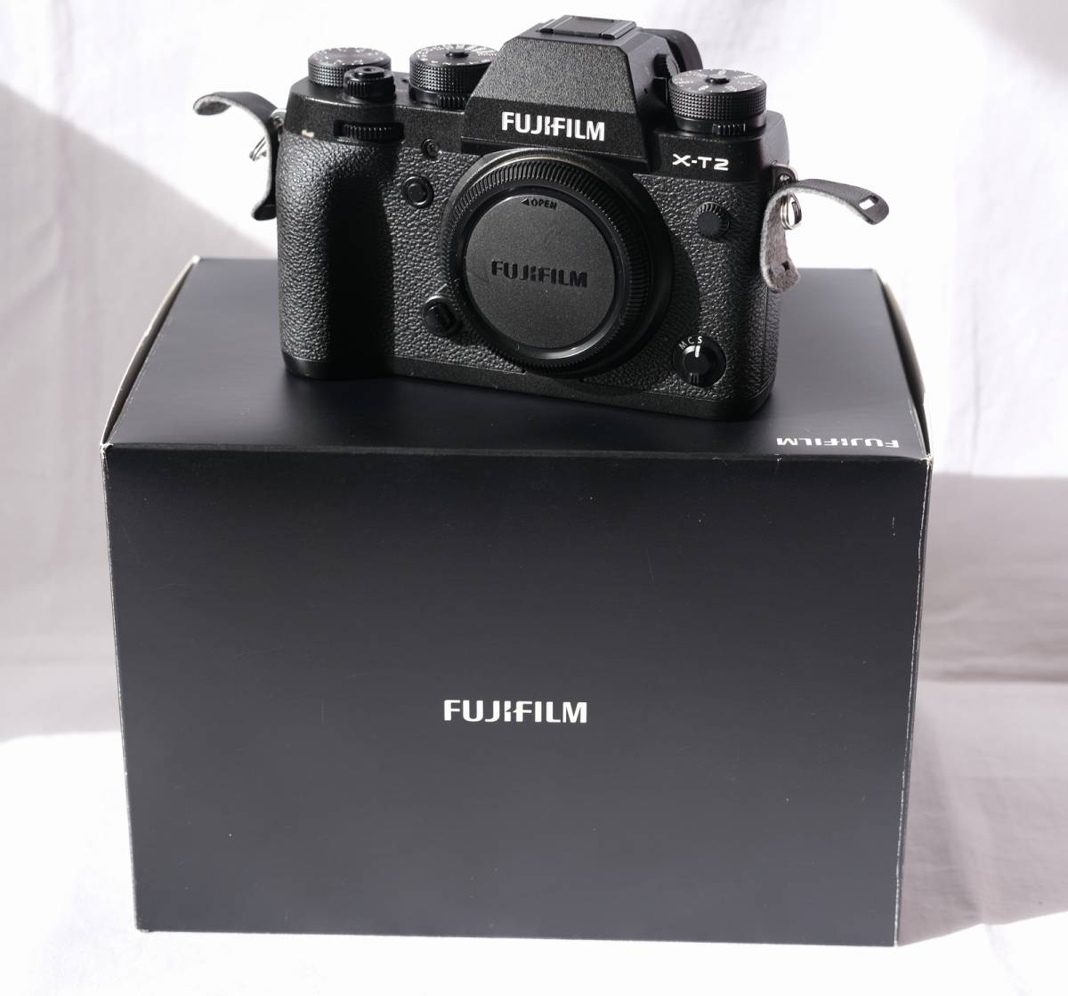 FUJIFILM 富士フイルム ミラーレス一眼 X-T2 ボディ X-T2-B L型