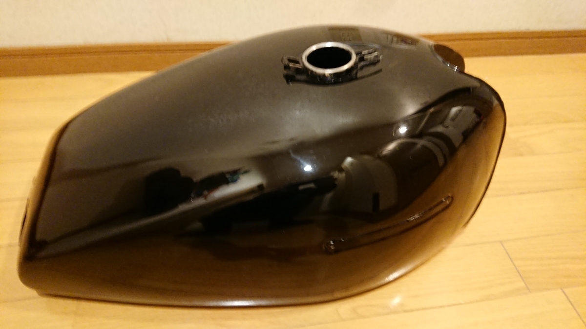 Z1 Z2 純正 内プレス タンク ロングピッチ 刻印あり。 中古 ☆彡 Z1 Z2 純正 内プレス タンク ロングピッチ 刻印あり。 中古 ☆彡