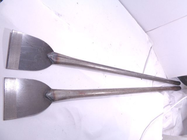 100%新品，大人気 解体工事 タイルはがしには 未だにこれが必要 タイル剥がしツール ケレン棒 1M 2点1セット 鋭い刃 作業が楽々 お一人様限定商品(バール、てこ)｜売買されたオークション情報、yahooの商品情 バール、てこ