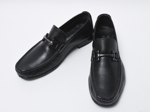 驚きの破格値，新作 良品 Salvatore Ferragamo フェラガモ 靴 レザー 