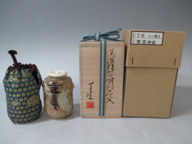 共箱 美濃 水指 川本了生作 - メルカリ 伊賀 旧家蔵出し 獅子花草文 【