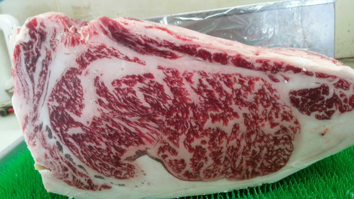 限定セール，お買い得 【北海道産 特選黒牛A4 希少 サーロイン 1.38kg】