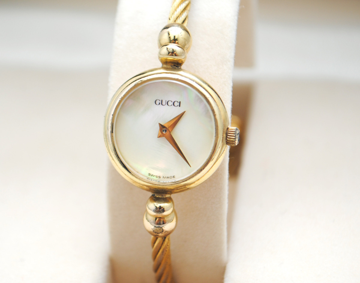 稼働品] 動作OK【GUCCI】グッチ 2700.2.L GP バングル シェル文字盤