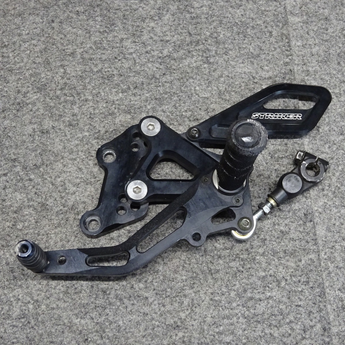 ZX-12R 甲賀のバイク乗り工務店 バックステップ＆小物類の取付け