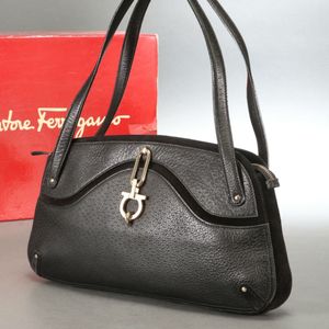 フェラガモ ショルダーバッグ ガンチーニ レザーのYahoo!オークション