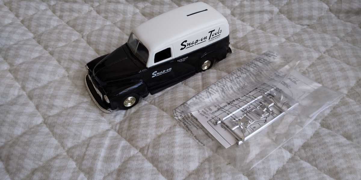 スナップオン 1951 GMC パネルトラック 1/25 ダイキャスト バン アメ車