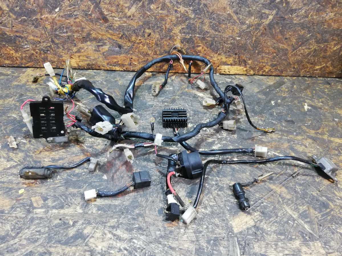 即配可 YAMAHA GX250SP/GX400 純正電装セット メインハーネスASSY リレー レギュレーター 2U3-301 検索#4A8#2A2#XS250#XS400# F-41