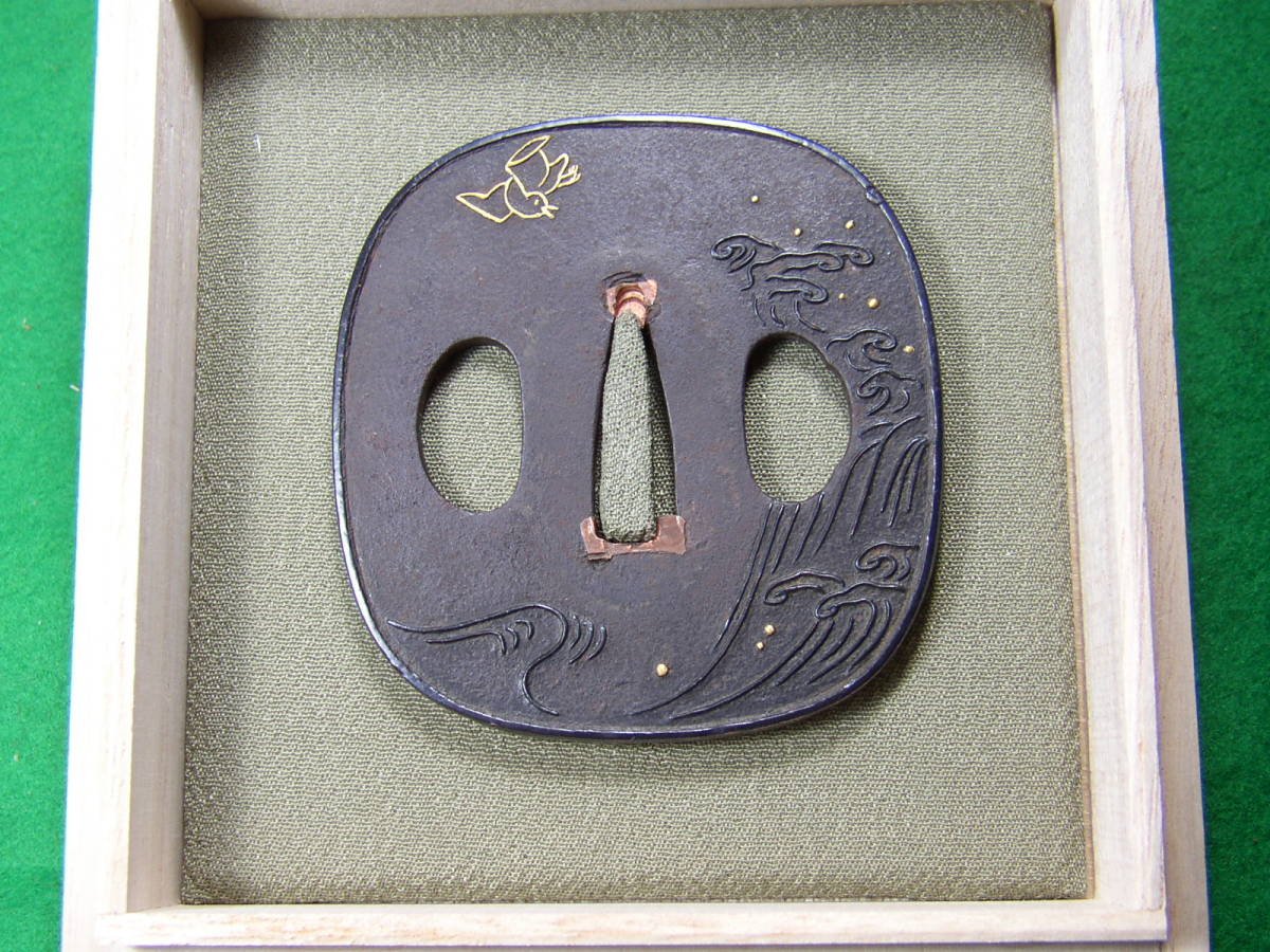 刀装具 鍔 縁頭 Chidori Tsuba:Nami 鍔：波千鳥図 レタパ370 刀剣 雲龍